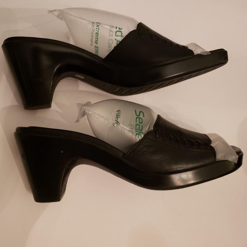 St Johns Bay Black Heel open toe Sandals 10 Leathe